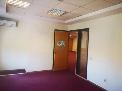 Spatiu de inchiriat  (460 mp) - zona centrala - foto 7