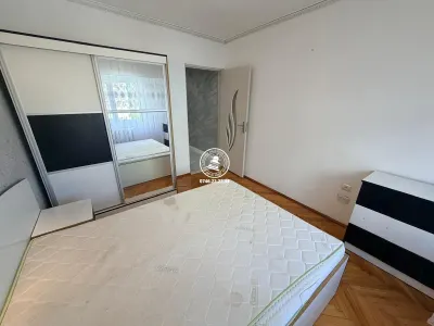 Apartament cu 3 camere decomandat  Dacia, bloc 1990 - foto 17
