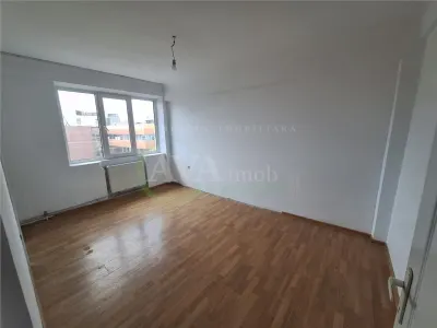 Apartament 2 camere decomandat zona Central - Bacau
