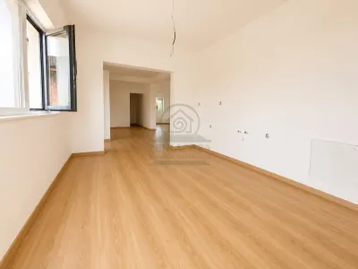 Casa  4 camere Miroslava Vorovesti la cheie! - foto 8