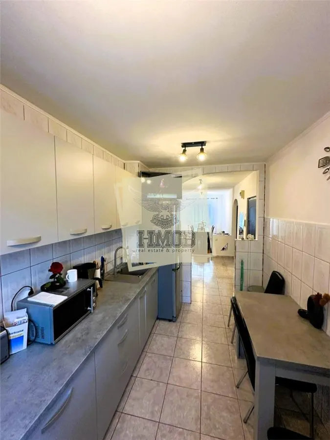 Apartament 4 camere 74 mpu 2 bai  si parcare zona Valea Aurie - foto 12