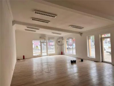 RECO Spatiu comercial de inchiriat, Bulevardul Decebal, Oradea - Oradea