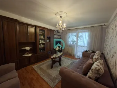 Apartament 3 camere, Astra, etaj 1, decomandat - Brasov