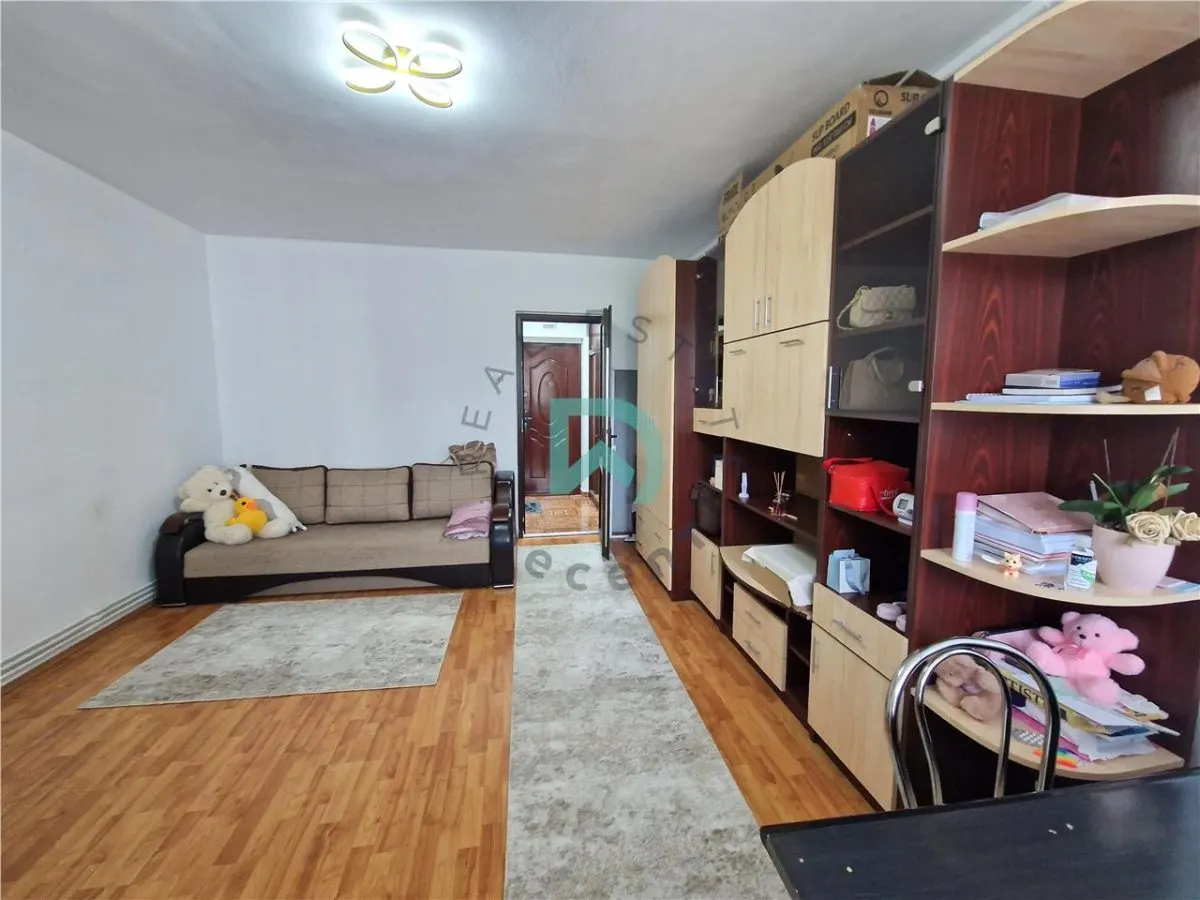 Garsoniera, etaj intermediar, Brasov - foto 11