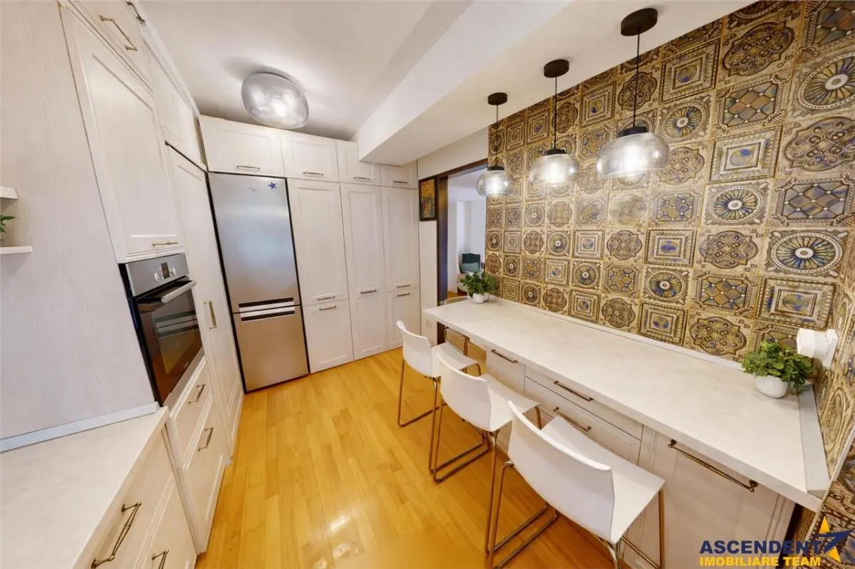 Spatialitate si confort: apartament 4 camere, Central, Brasov: FILM & 3D - foto 11