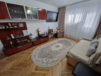 Apartament 2 camere decomandat, etaj 1, Mircea cel Bătrân – 55 mp - Iasi