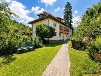 Refugiu montan cu farmec, 2 camere, garaj, boxa, rezidential/ vacanta/investitie, Busteni. - Busteni