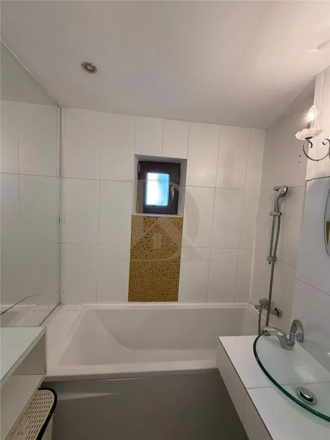Centru Sf Lazar Palas 3 camere etaj 1 - foto 7