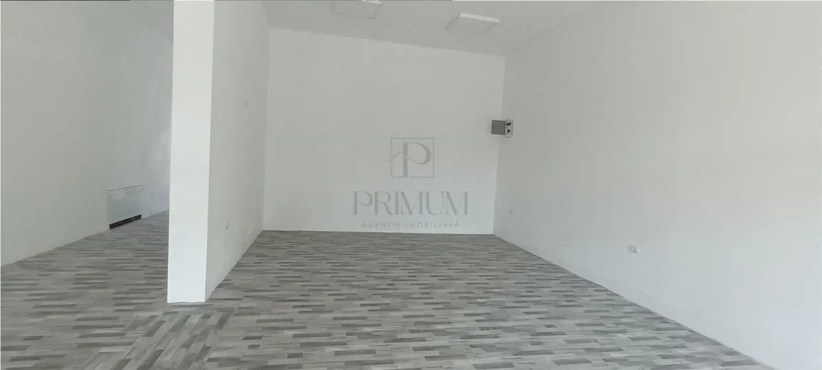 Spatiu Comercial cu 3 usi din sticla si vitrine mari - Elisabetin - foto 5