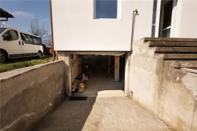 Casa spatioasa cu Etaj si Curte In zona Premiun Ghimbav - foto 18