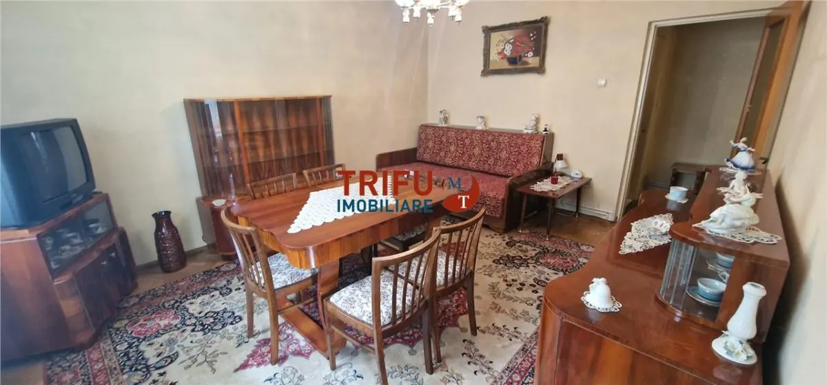 Apartament 3 camere de vanzare zona Centru - foto 1