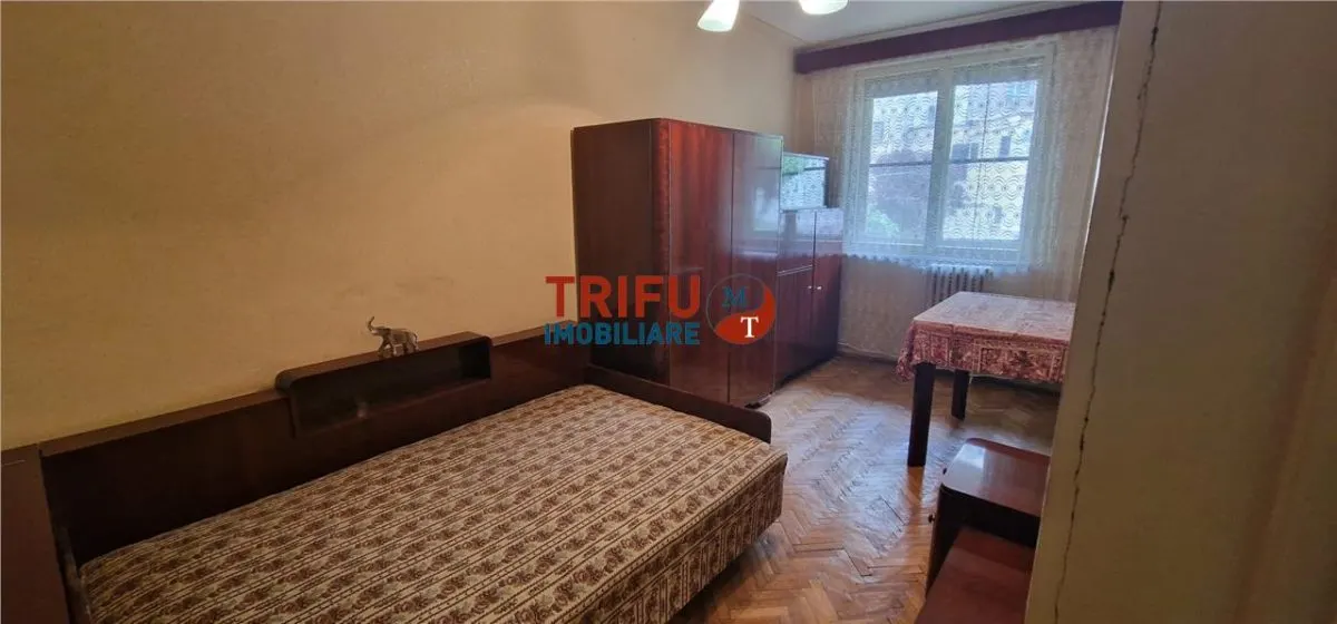 Apartament 3 camere de vanzare zona Centru - foto 8