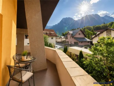 Vila stil si cu potential turistic, +8camere, 6 bai, panorama, terase, gradina, Busteni, Valea Alba. - Busteni