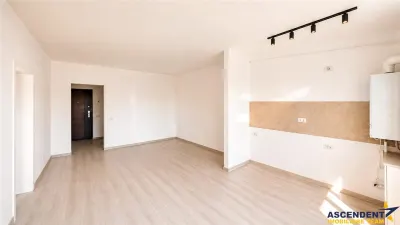 Rezidenta cu: dormitor, dressing, living cu bucatarie, incalzire pardoseala, terasa, - Sanpetru