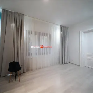 Spatiu de inchiriat in zona ultracentrala – ideal pentru birouri, cabinete sau activitati de servicii - Oradea