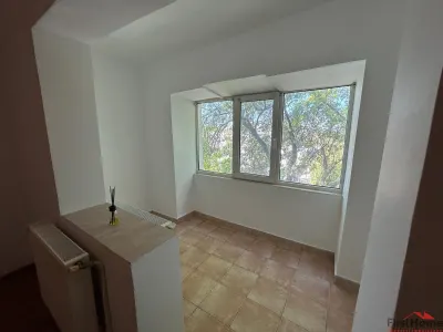 Apartament cu 3 camere de vanzare, zona Piata Moldovei - foto 5