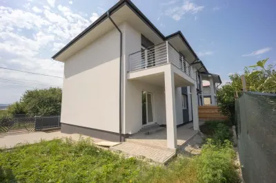 Capat CUG INTABULAT Vila  4 camere D Lunca Cetatuii - Iasi