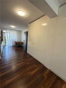 Etaj III | Apartament spatios cu 3 camere - 86 m² | Parcare proprie - foto 11