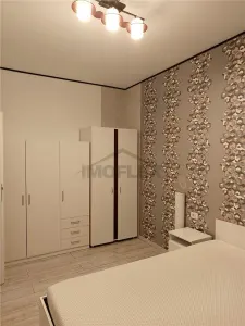 Apartament cu 2 camere utilat si mobilat complet de vanzareîn Giroc - foto 2