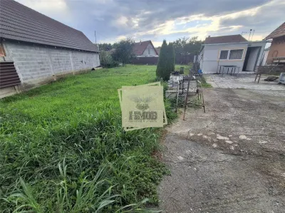 Teren intravilan cu toate utilitatile de 700 mp utili Bungard - foto 6