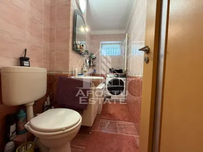 Apartament cu 3 camere, semidecomandat,centrala proprie,zona Girocului - foto 11