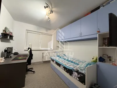 Apartament cu 3 camere,semidecomandat,centrala proprie ,zona Girocului - foto 7