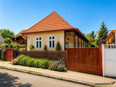 Casa cu potential,  acces la/ din 2 strazi,  512 mp teren,  Sfantu Gheorghe - Sfantu Gheorghe
