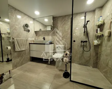 Casa individuala de vanzare cu 4 camere, 2 bai si 2 garaje, Lipovei - foto 14