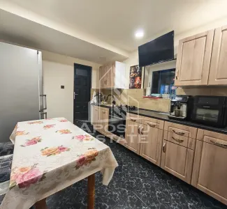 Casa individuala de vanzare cu 4 camere, 2 bai si 2 garaje, Lipovei - foto 24