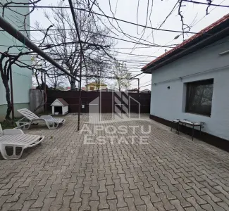 Casa individuala de vanzare cu 4 camere, 2 bai si 2 garaje, Lipovei - foto 7