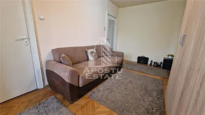 Apartament de vanzare cu 3 camere, centrala proprie, zona Dacia - Timisoara