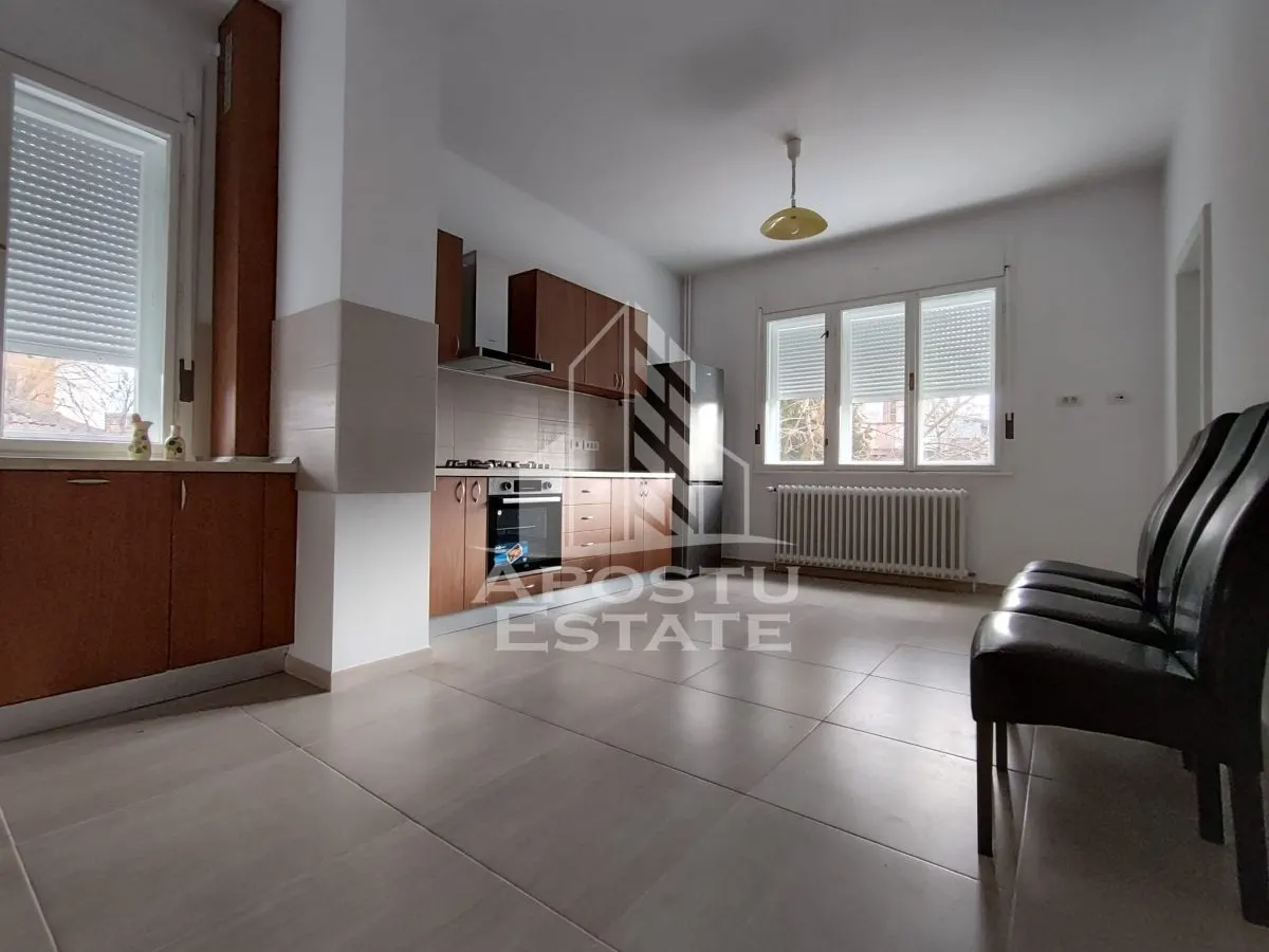 Apartament cu 5 camere 170 mp,  zona Ultracentrala - foto 1