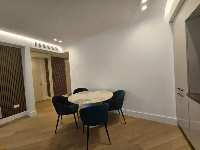 Apartament de 3 camere in zona Iancu Nicolae Cortina 126 cu parcare - foto 3