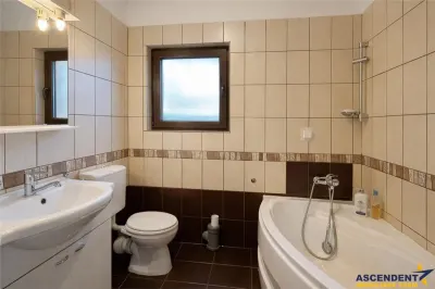 Vila spatioasa in Sancraiu, 2 intrari, foisor, parcare, 5 minute de Targu Mures. - foto 10