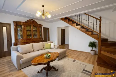 Vila spatioasa in Sancraiu, 2 intrari, foisor, parcare, 5 minute de Targu Mures. - foto 2