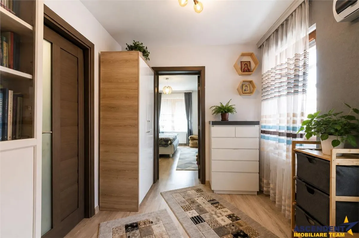 Casa solida, teren 919mp, 2 accesuri, configuratie si pentru 2 familii, Sanpetru, Brasov - foto 15