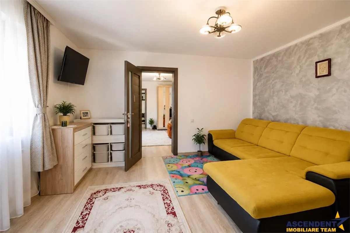 Casa solida, teren 919mp, 2 accesuri, configuratie si pentru 2 familii, Sanpetru, Brasov - foto 16