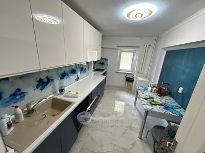 Apartament 3 camere, 76,24 mp + balcon închis 11,28 mp, Dacia – 2 băi - Iasi