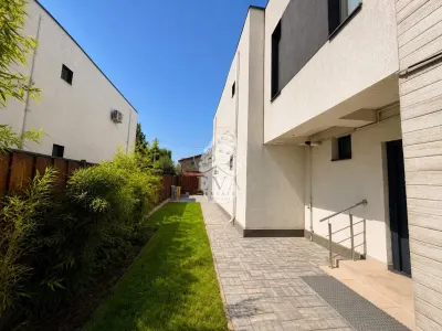 Vila de vanzare - STR.RARAU - INTRARE COM. BERCENI - Berceni