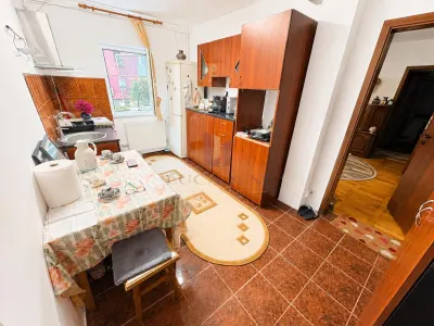 Apartament 2 camere | Centrala proprie | Balcon | Parter inalt - foto 2