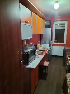 Apartament 3 camere decomandat zona Grivitei - Brasov