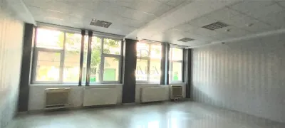 Spatiu birouri parter inalt amenajat modern - Central - foto 2