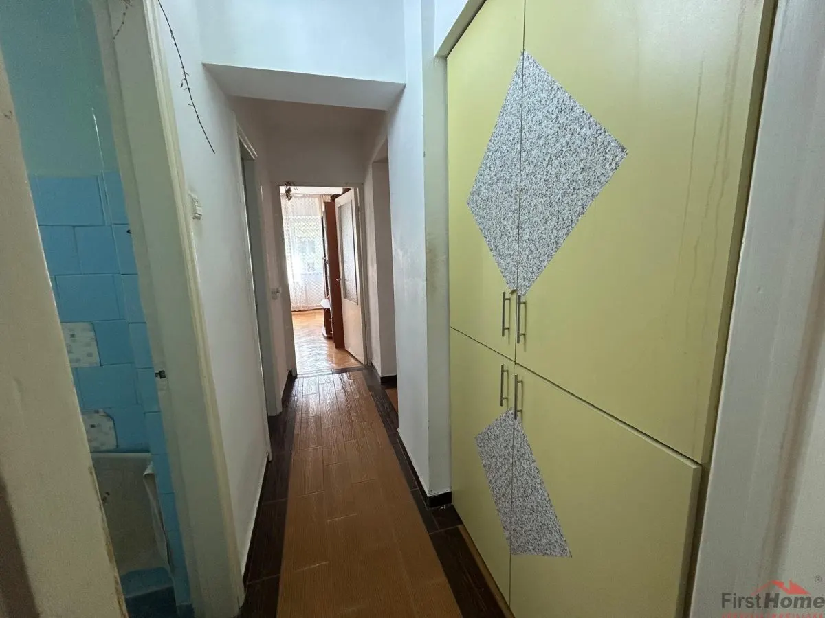 Apartament cu 4 camere de vanzare, zona Teatru - foto 10