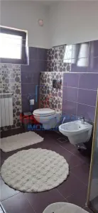Suceava Scheia Vila P+E+M 240mp LUX  mobilata si dotata complet Teren 1000mp amenajat - foto 6