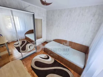 Apartament 3 camere Podu Ros - foto 3