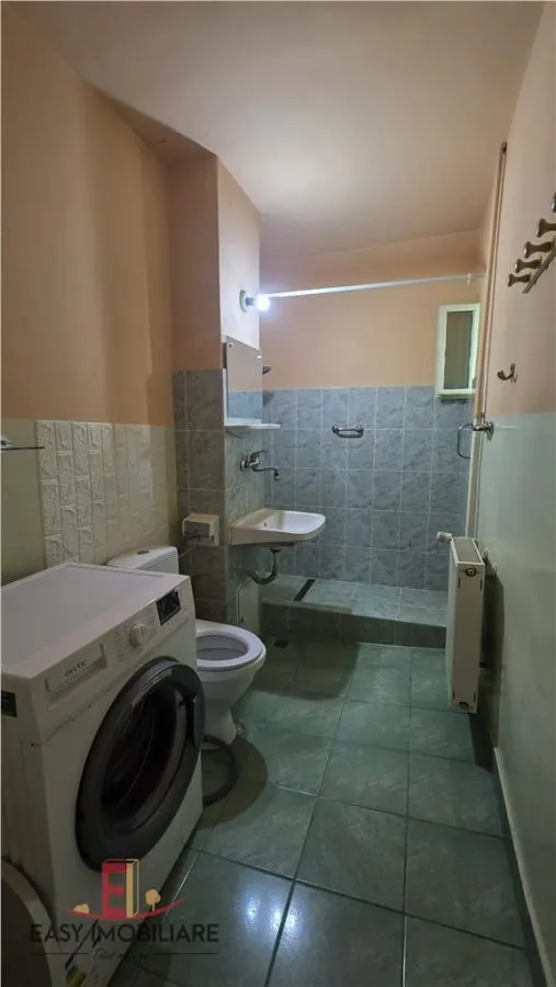 Apartament 2 camere, etaj 1, pe Bld. 1848 , decomandat, cu lift. - foto 3