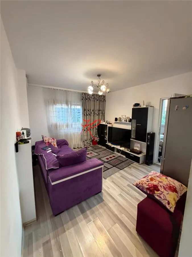 Vanzare apartament 2 camere Aparatori Patriei - foto 1