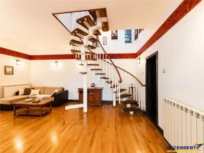 Vila individuala, arhitectura aparte, garaj, terasa,  balcon, Semicentral, Targu Mures. - foto 2