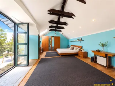 Vila individuala, arhitectura aparte, garaj, terasa,  balcon, Semicentral, Targu Mures. - foto 7