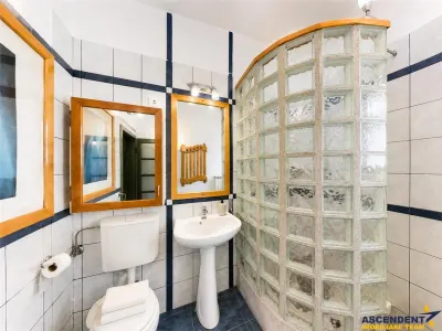 Vila individuala, arhitectura aparte, garaj, terasa,  balcon, Semicentral, Targu Mures. - foto 9